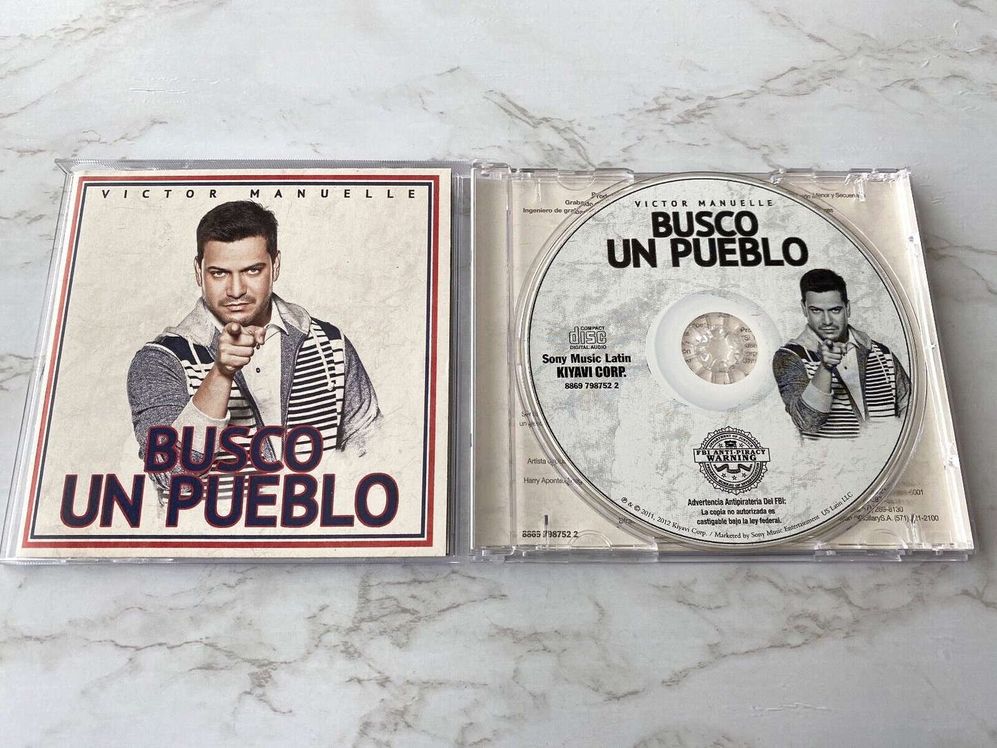 Victor Manuel – Busco Un Pueblo (2012)