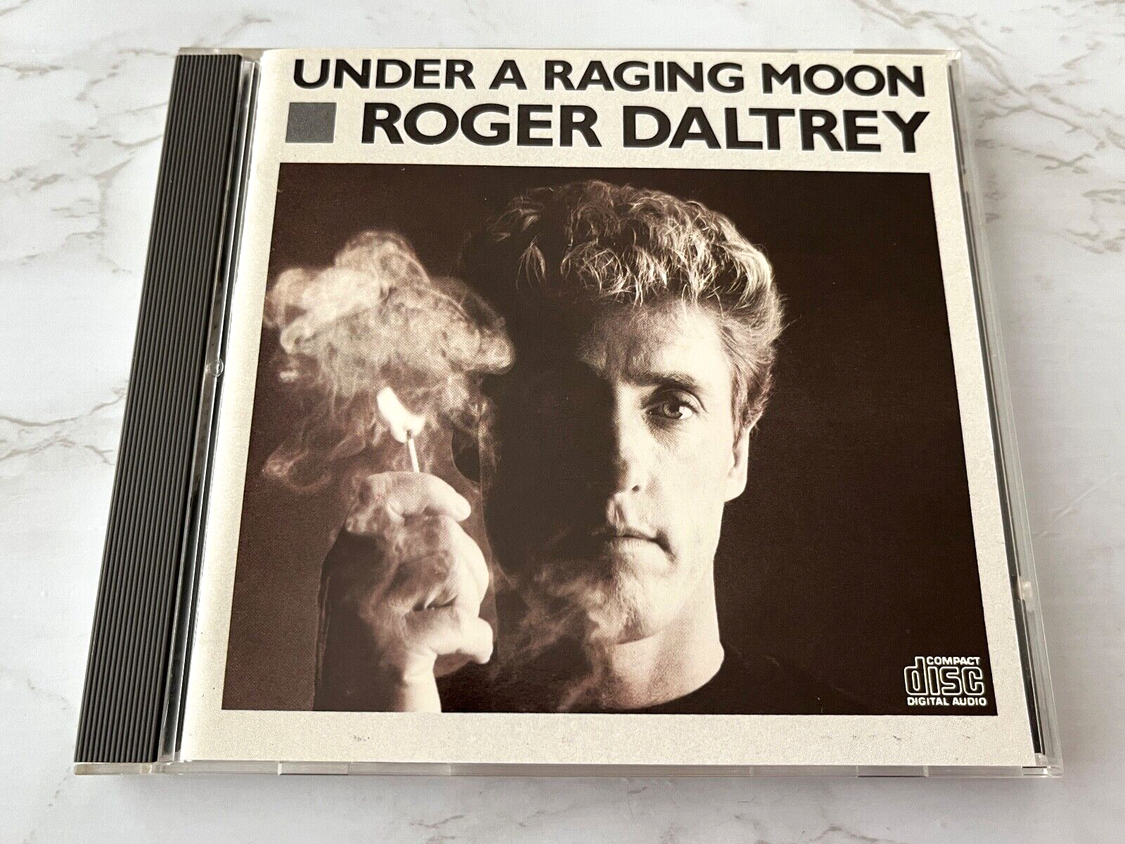 Roger Daltrey – Under A Raging Moon (1985) [JAPAN PRESS]