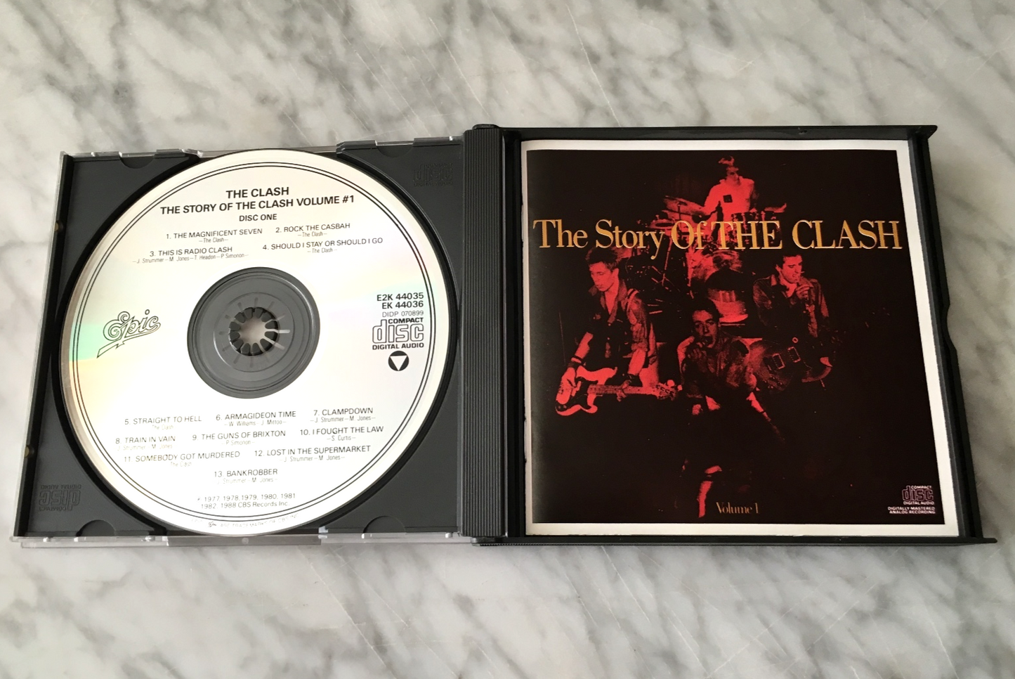 The Clash – Clash The Story of The Clash Volume 1 [DADC PRESS]
