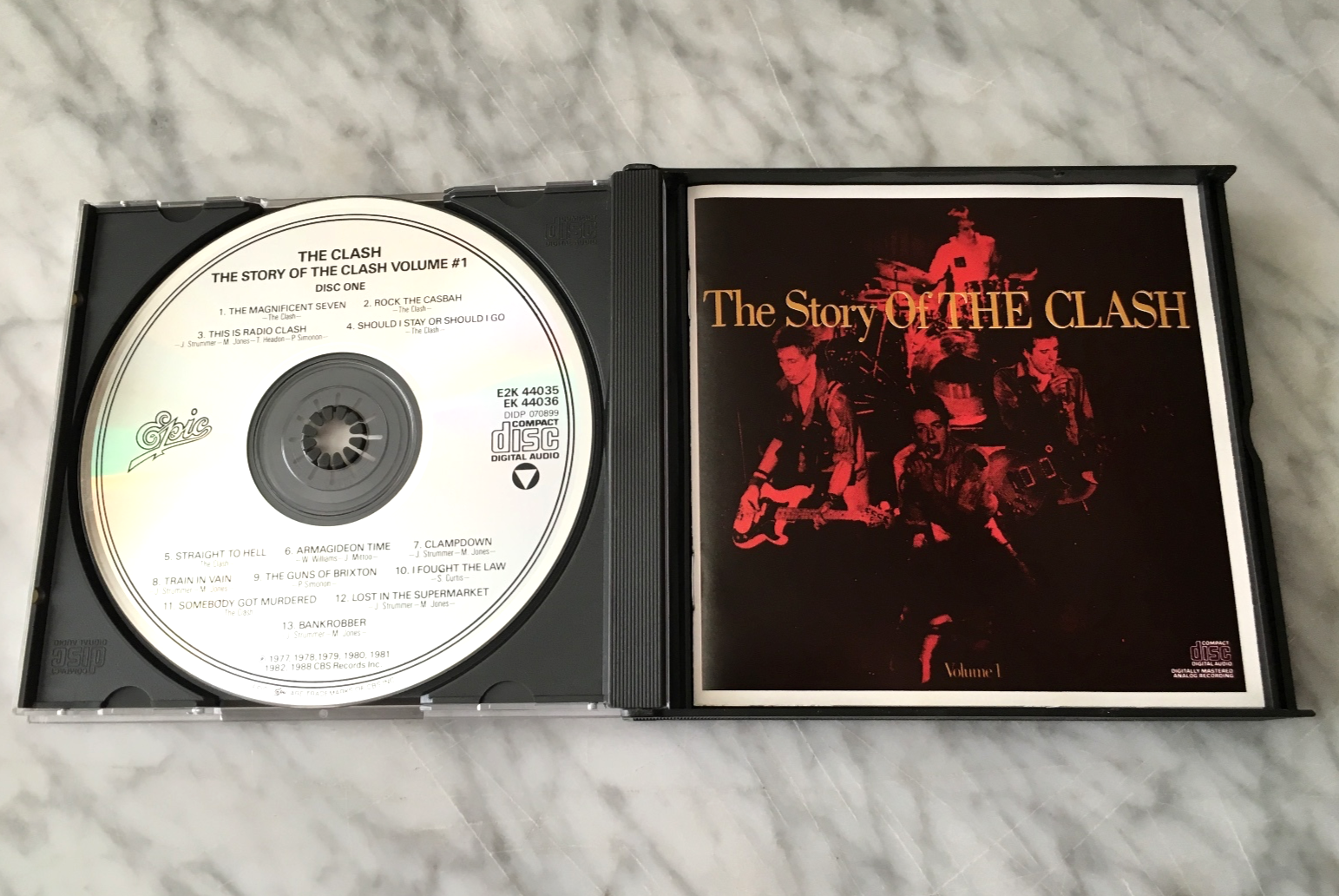 The Clash – Clash The Story of The Clash Volume 1 [DADC PRESS]
