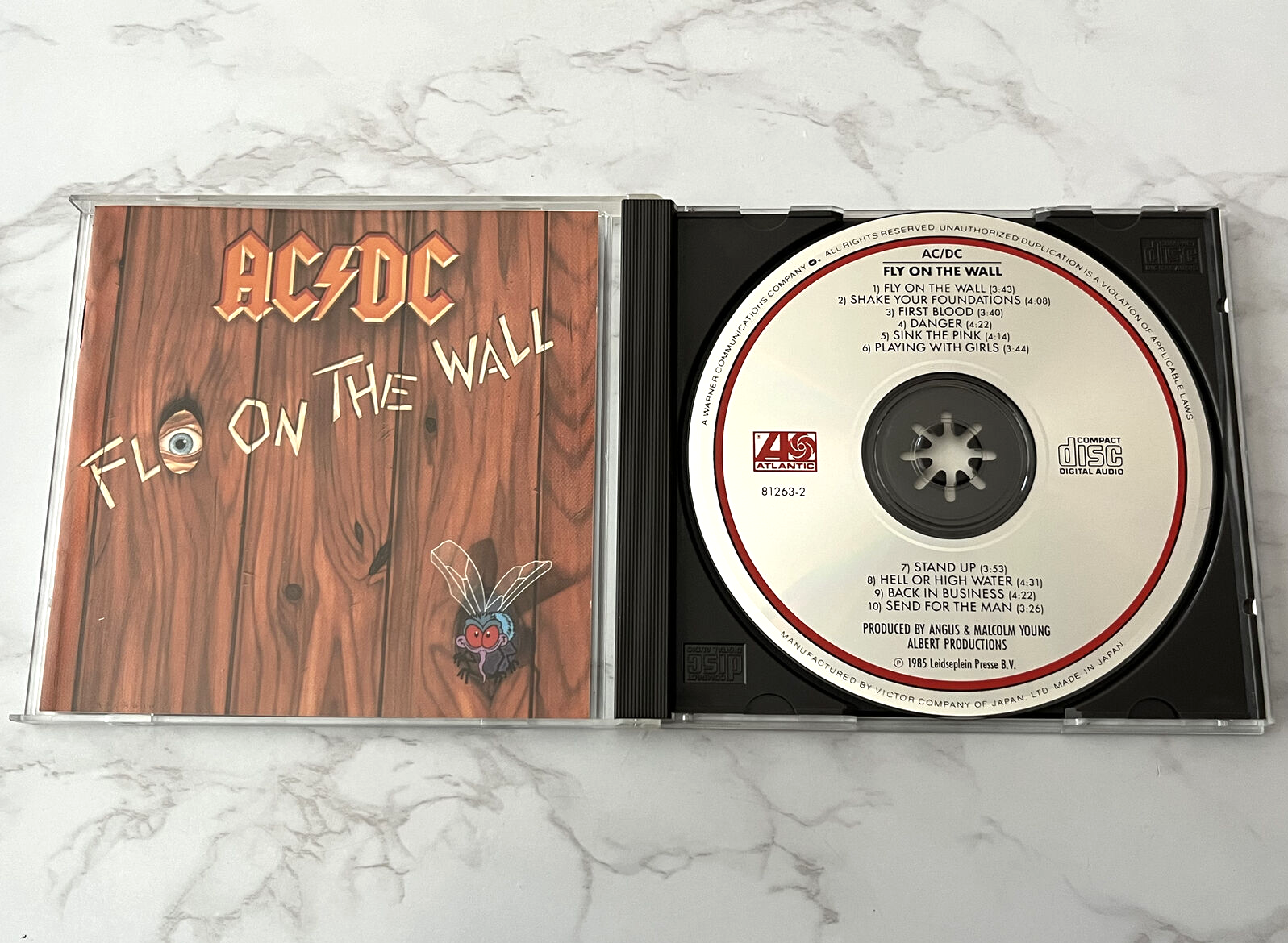AC/DC – Fly On The Wall (1985) [JAPAN PRESS]