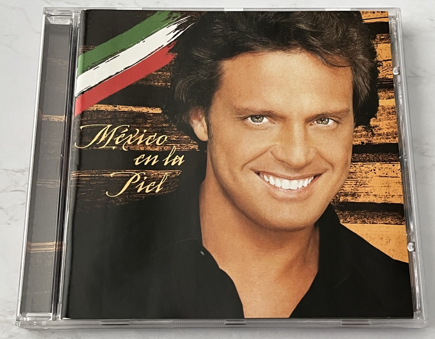 Luis Miguel – Mexico En La Piel (2004)