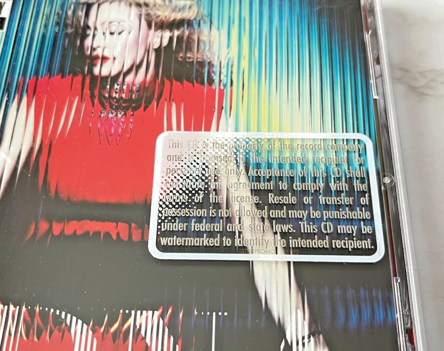 Madonna – Mdna (2012)