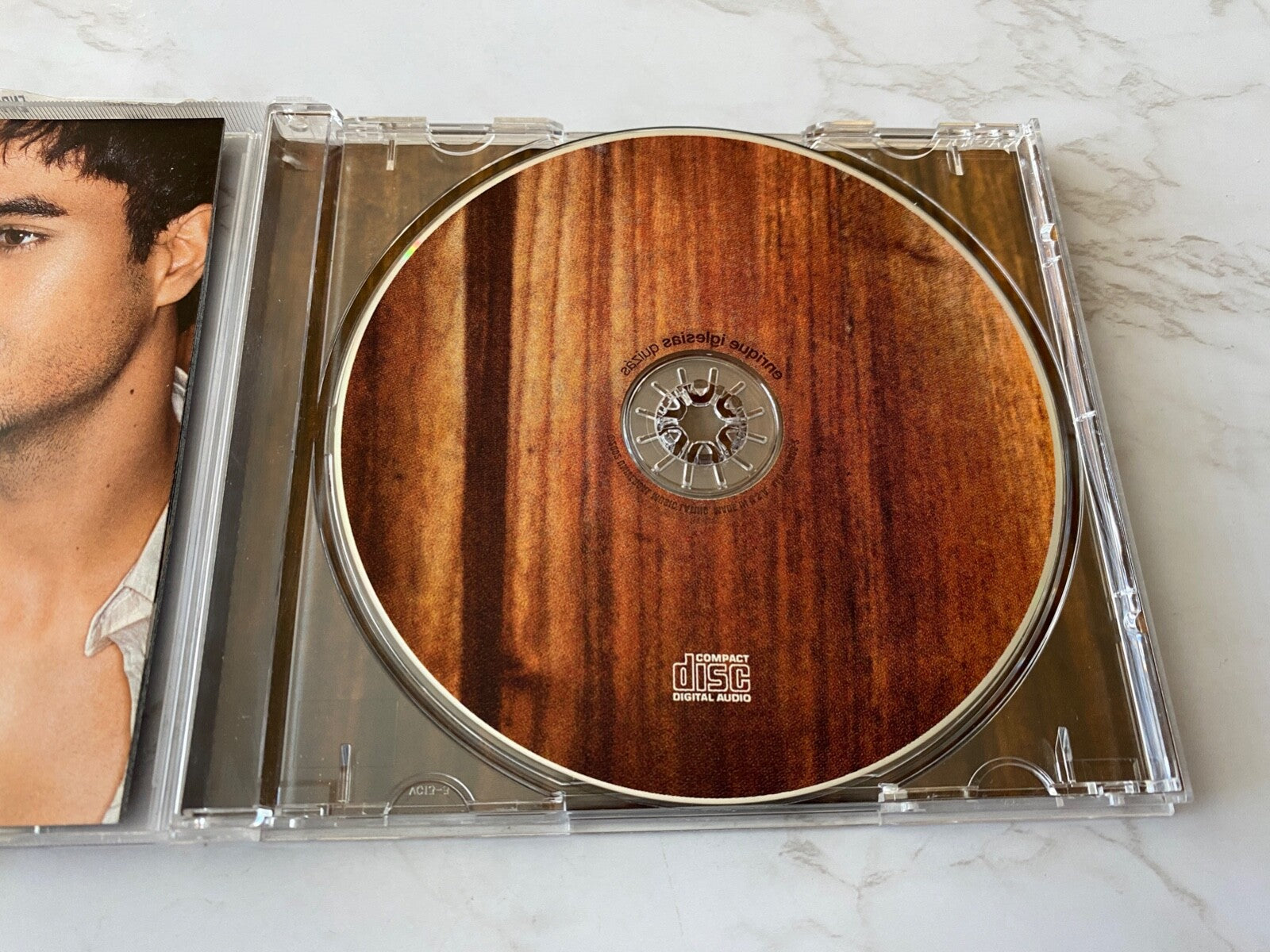 Enrique Iglesias – Quizás (2002)