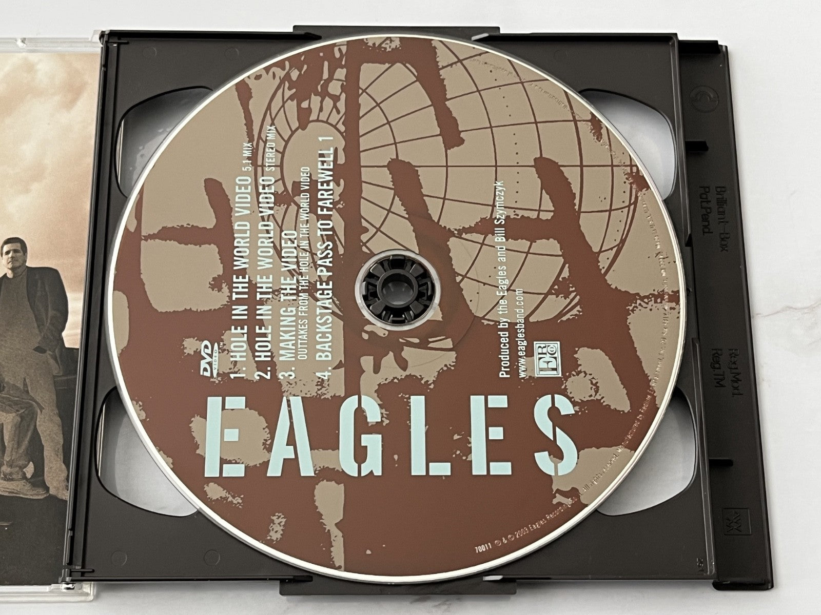 Eagles – Hole In The World (CD/DVD) (2003)