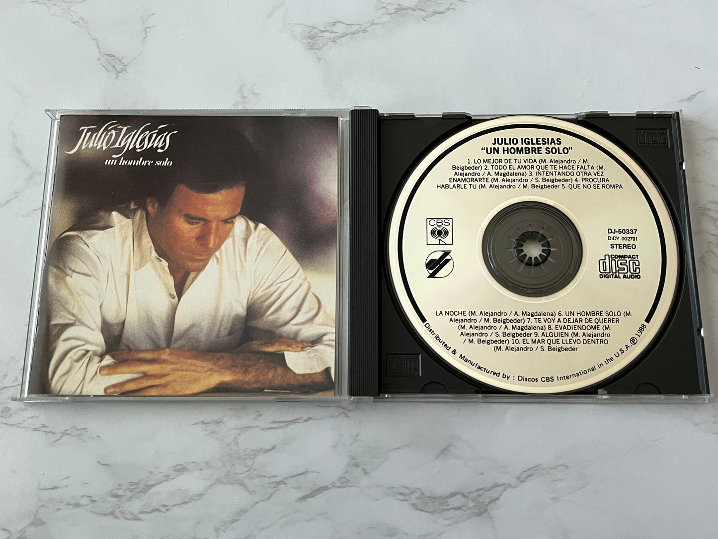 Julio Iglesias – Un Hombre Solo (1988) [USA 1ST PRESS]