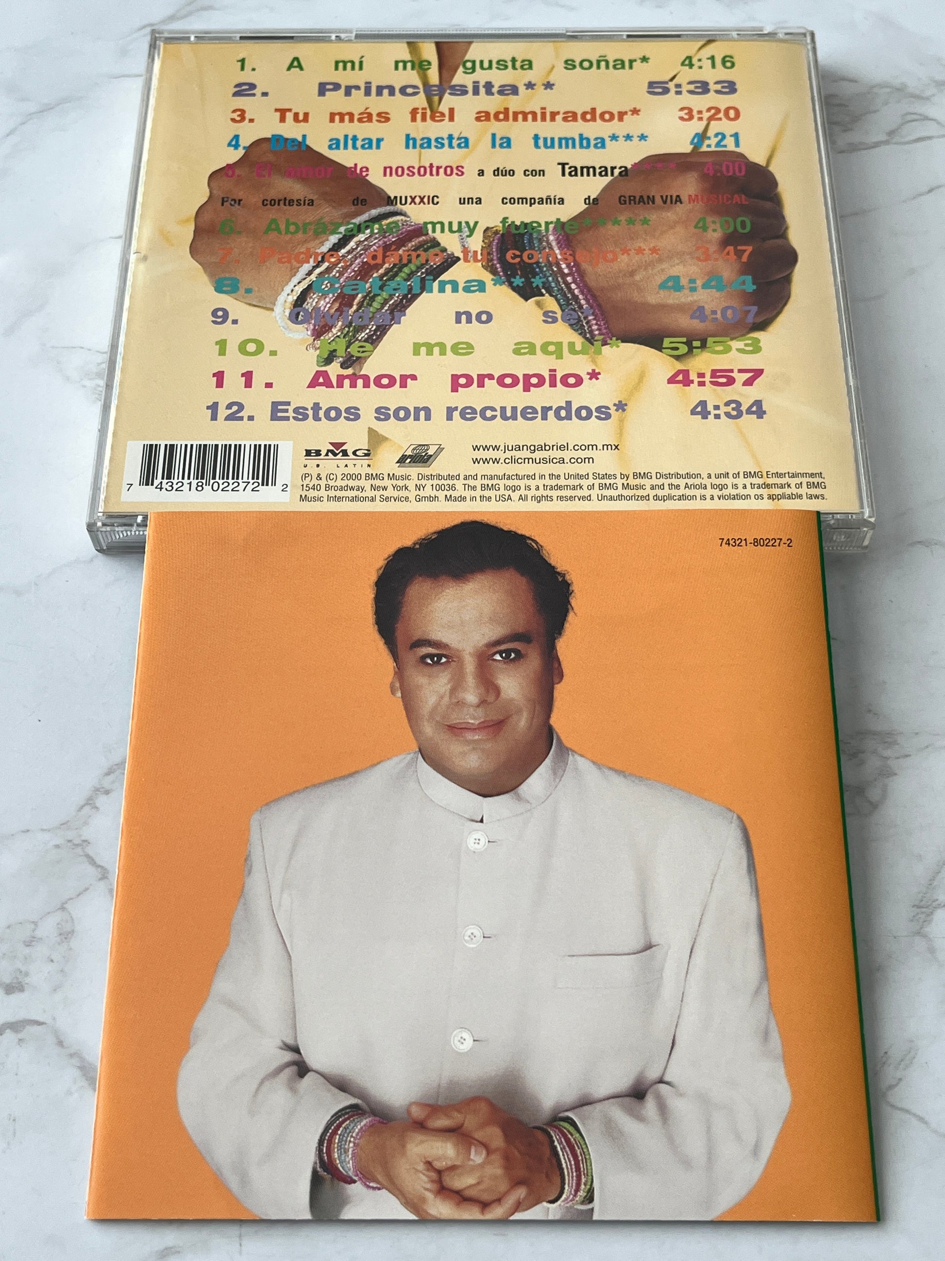Juan Gabriel – Abrázame Muy Fuerte (2000)