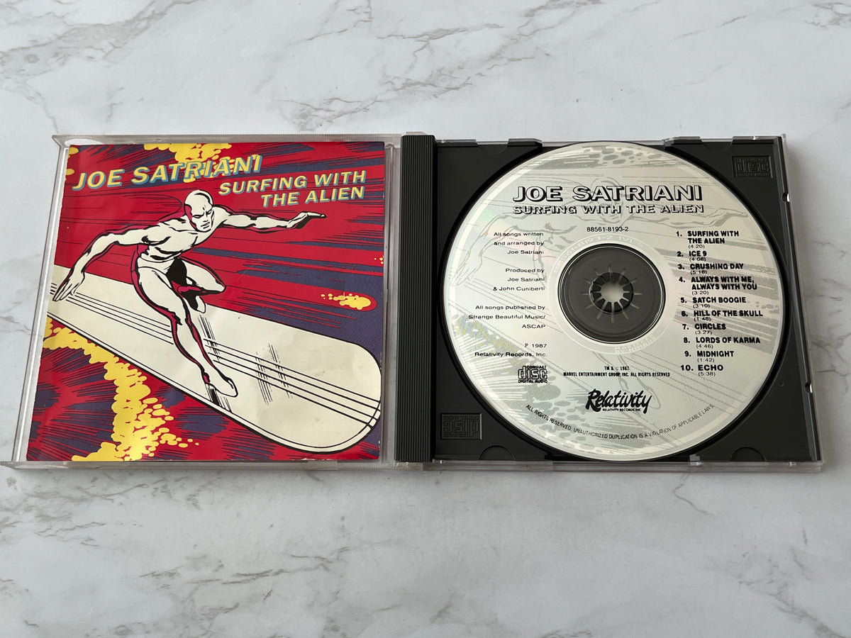 Joe Satriani – Surfing With The Alien (1987)