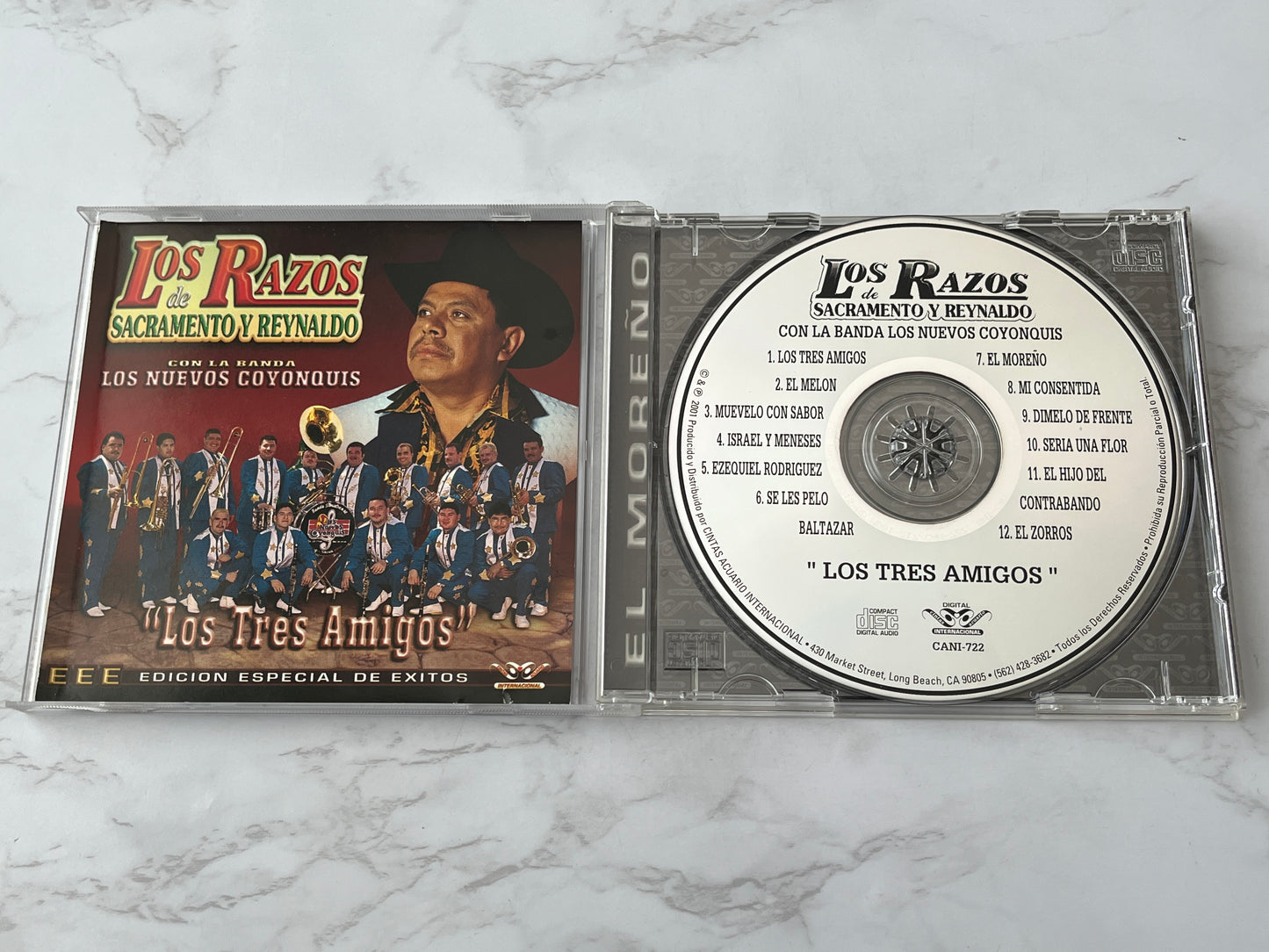 Los Razos de Sacramento y Reynaldo con Banda Los Nuevos Coyonquis – Los Tres Amigos