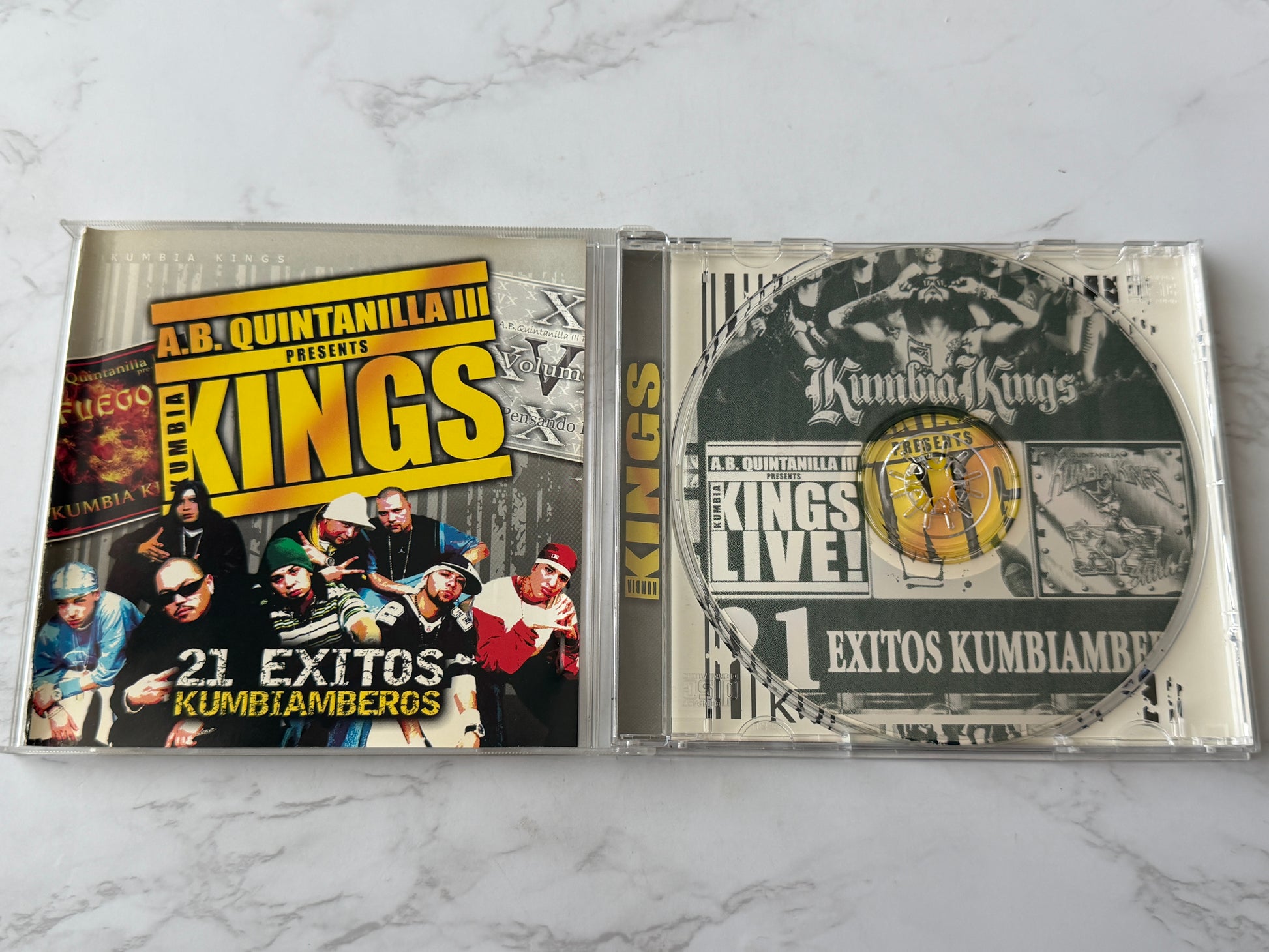 A.B. Quintanilla III Presents Kumbia Kings – Kings Live! — 21 Éxitos Kumbiamberos