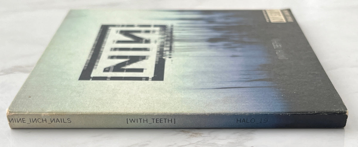 Nine Inch Nails – With Teeth (2005)