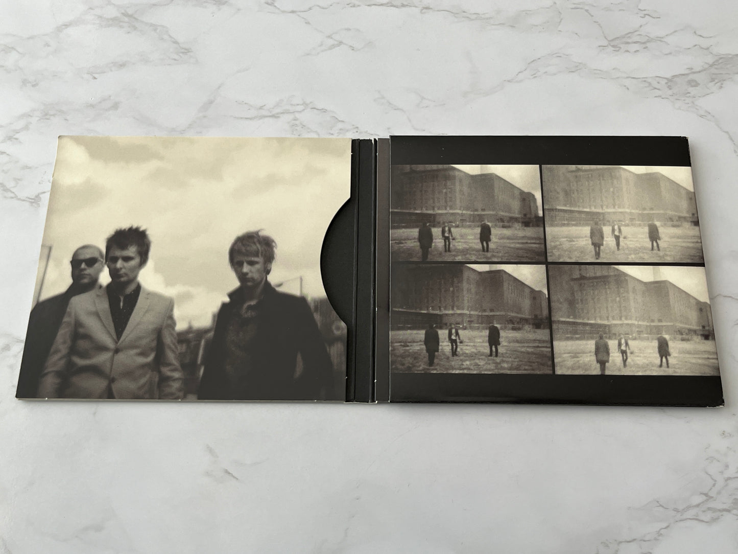 Muse – The Resistance (CD + DVD Deluxe Edition) (2009)