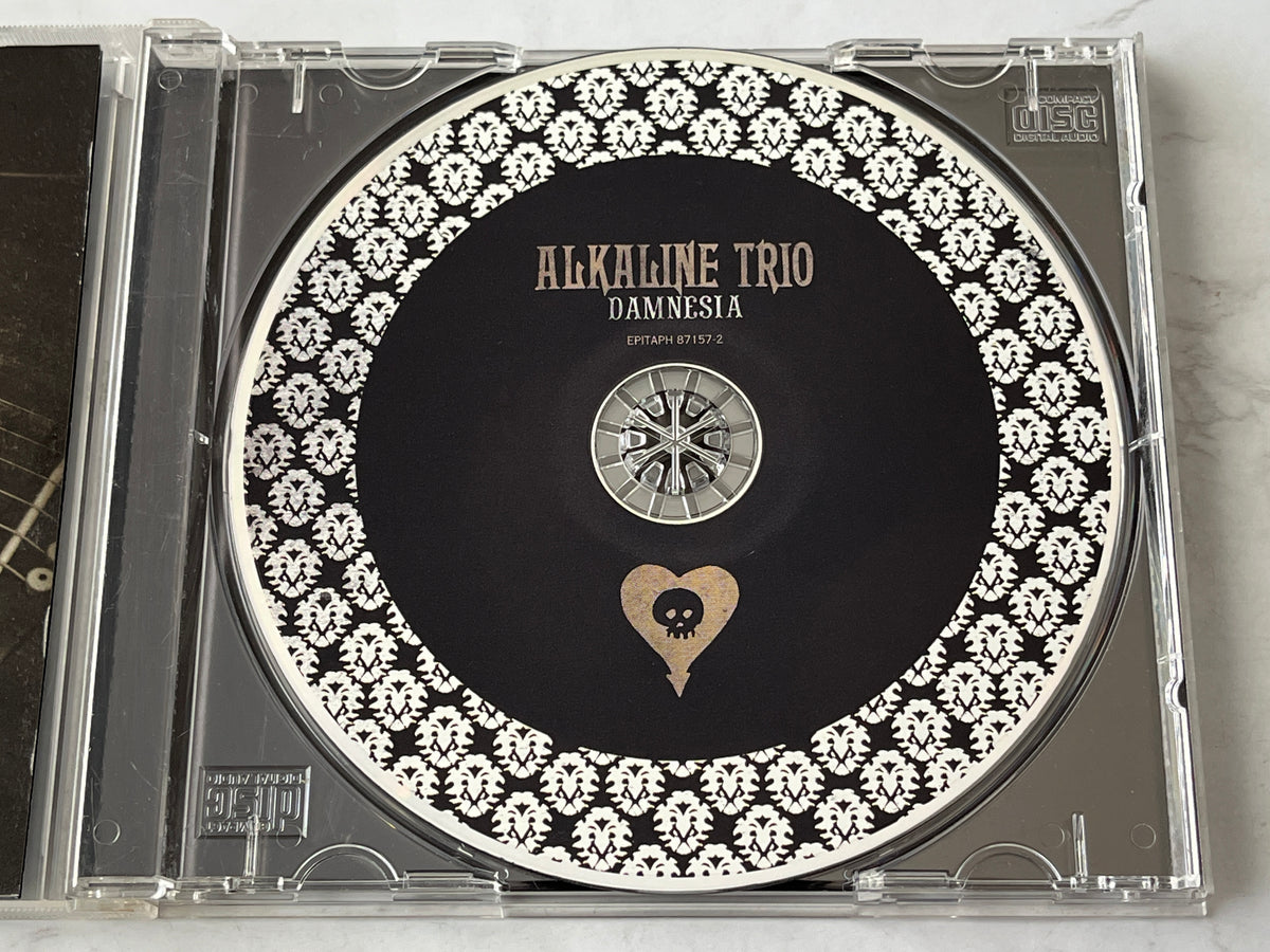 Alkaline Trio – Damnesia (2011)
