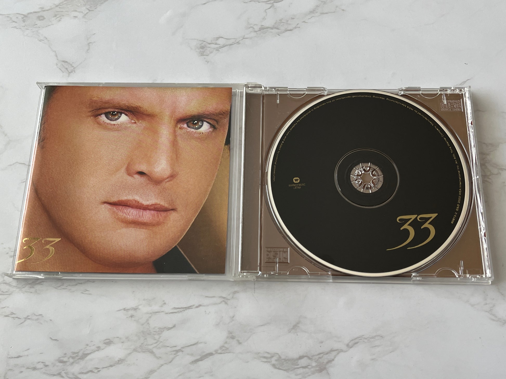 Luis Miguel – 33