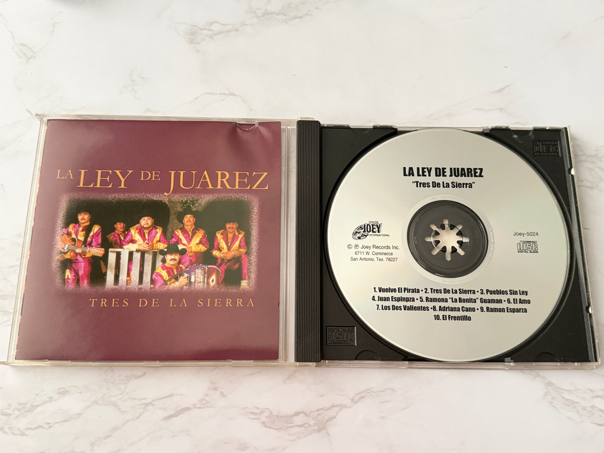 La Ley De Juárez – Tres De La Sierra (2000)