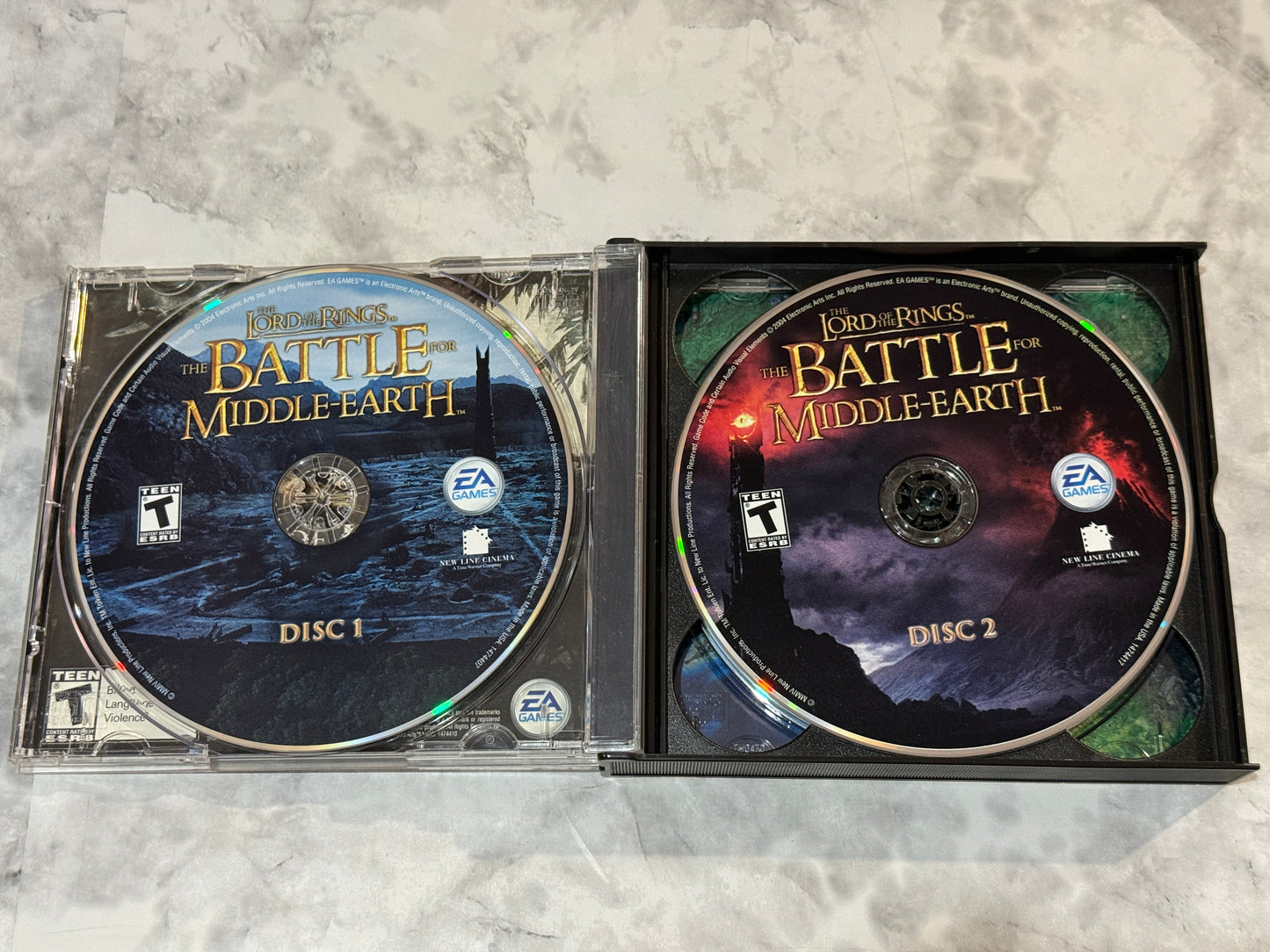 Lord Of The Rings Battle For Middle-Earth PC 4 Disc Set 2004 EA Games CIB