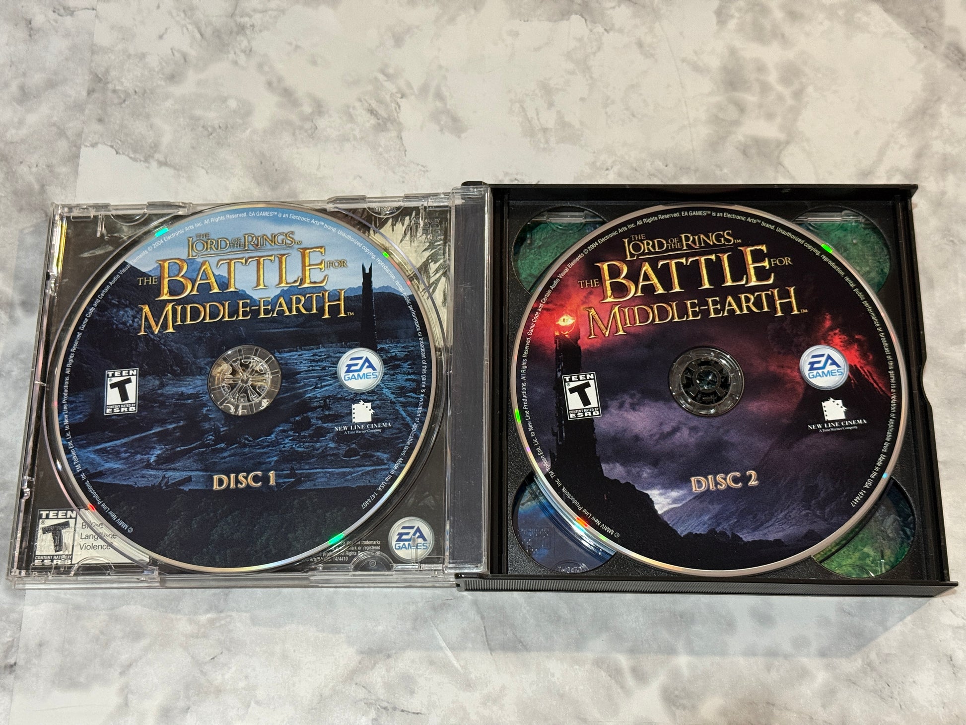 Lord Of The Rings Battle For Middle-Earth PC 4 Disc Set 2004 EA Games CIB