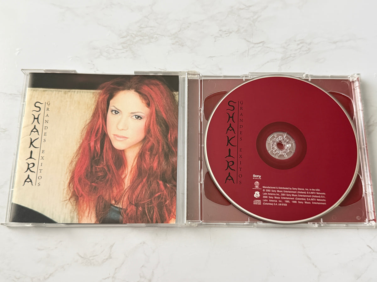 Shakira – Grandes Exitos (2-CD Set) (2002)