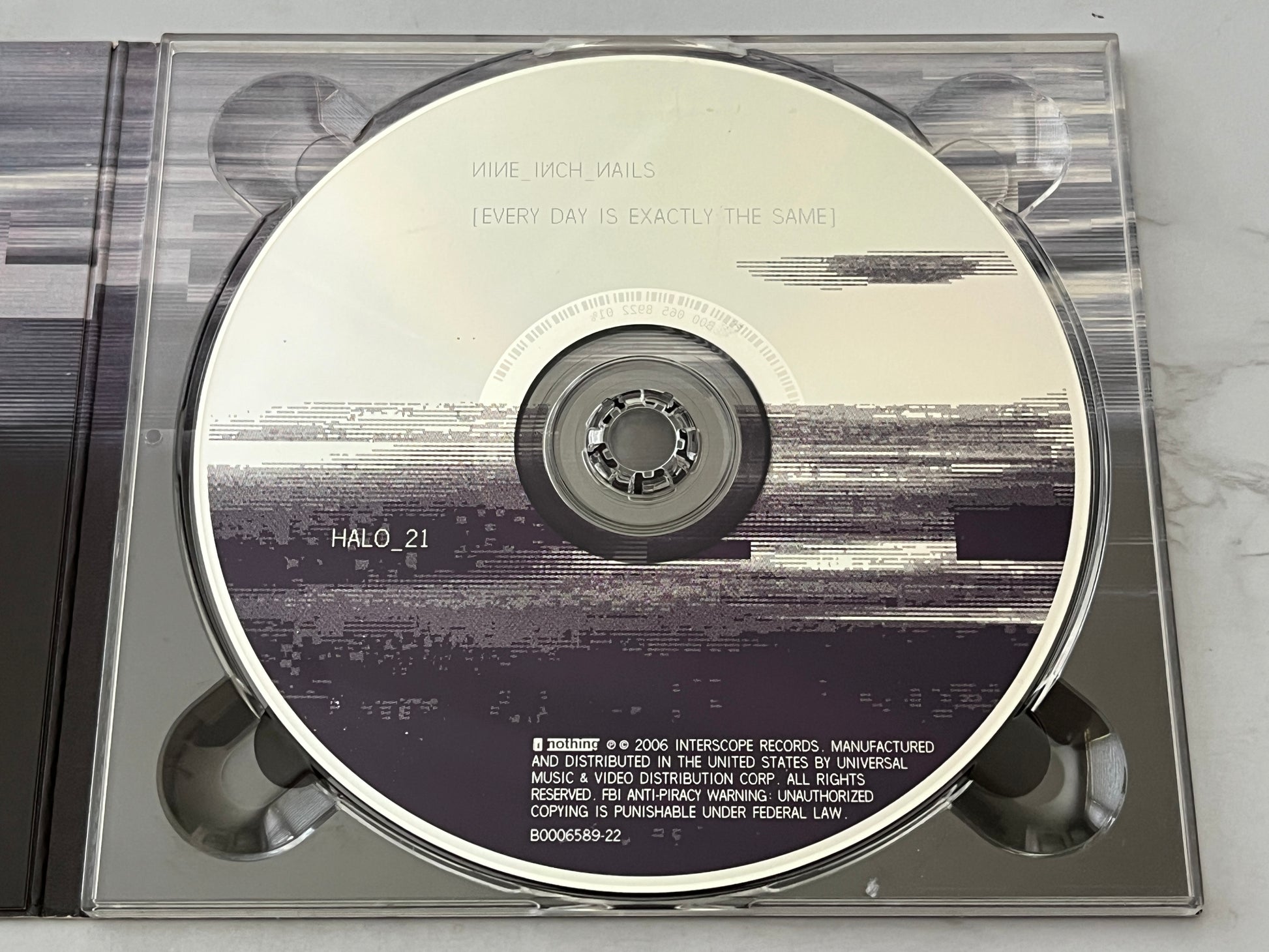 Nine Inch Nails – Every Day Is Exactly The Same (2006)