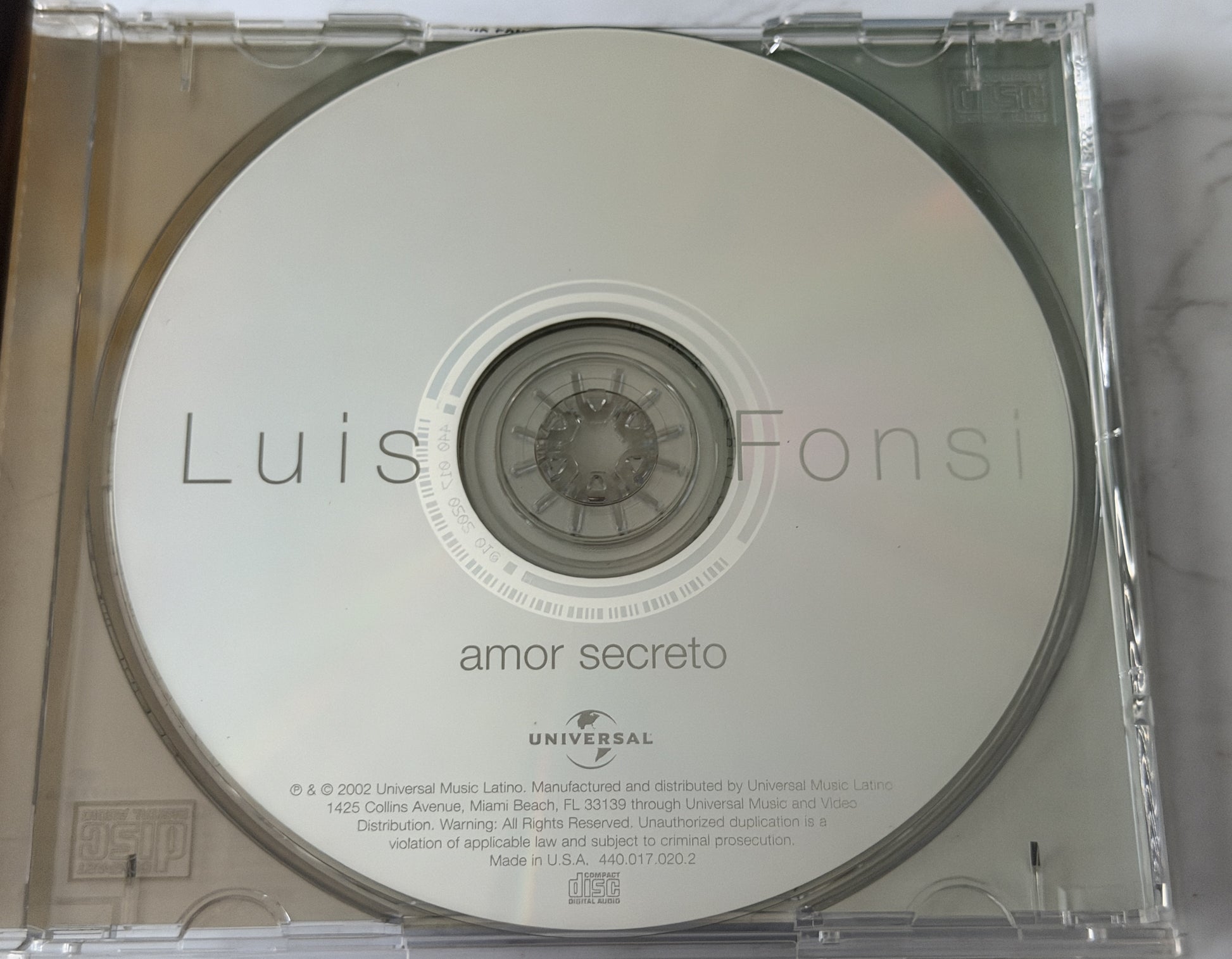 Luis Fonsi – Amor Secreto (2002)