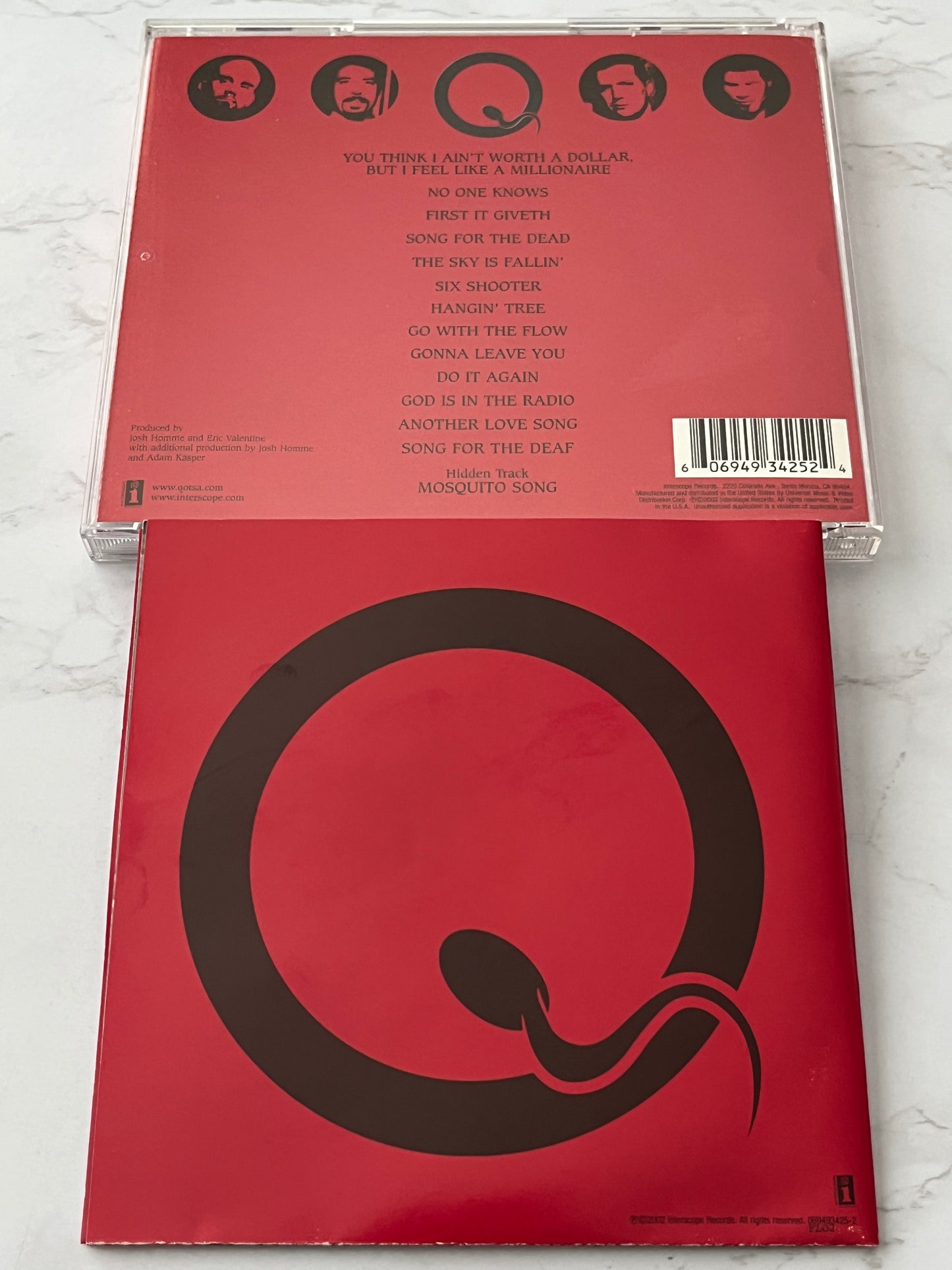 Queens of the Stone Age – Songs For The Deaf (2002)