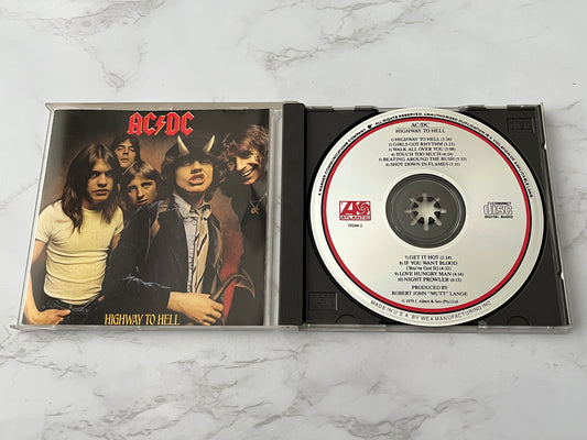 AC/DC – Highway To Hell (1979)
