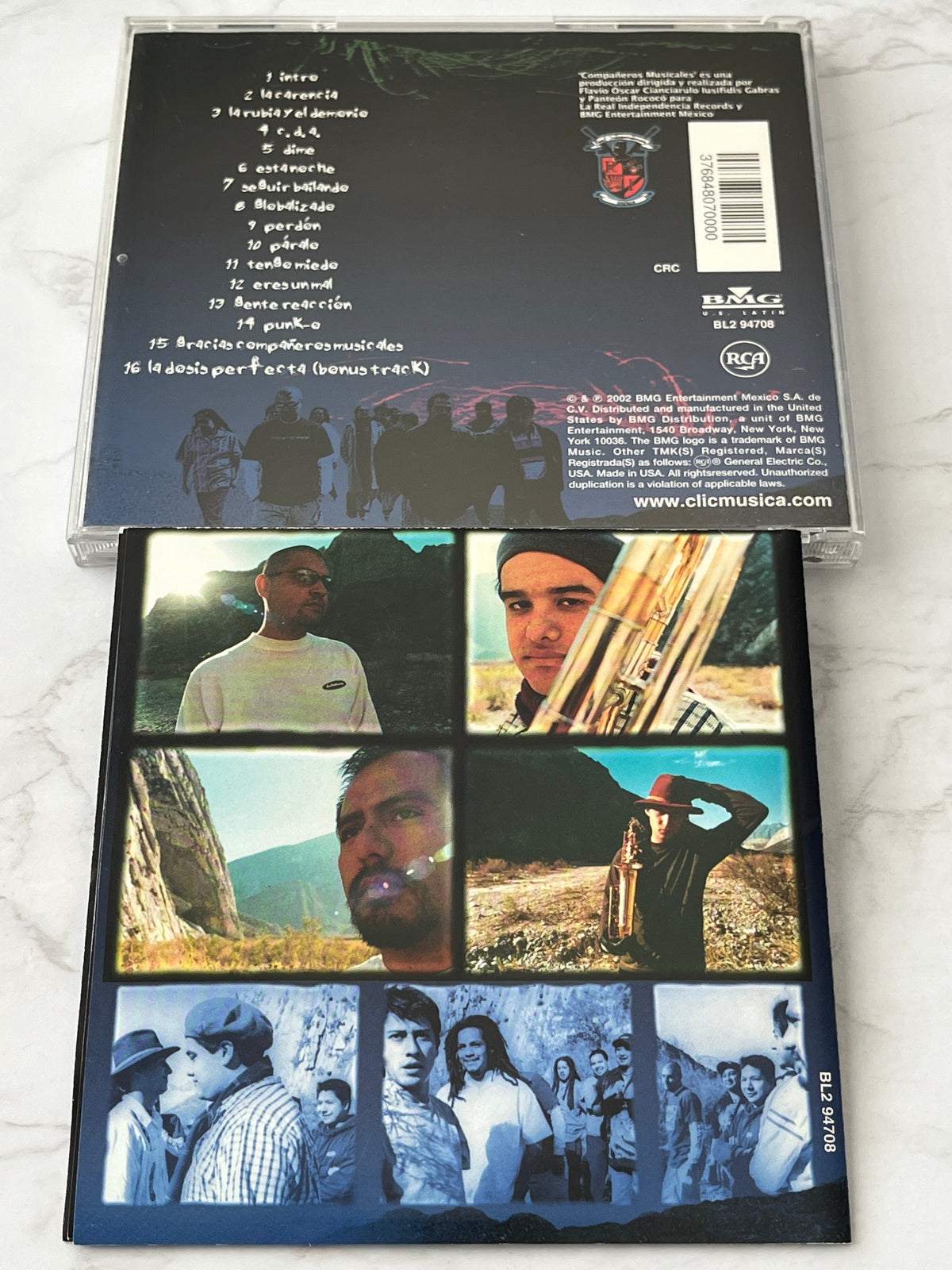 Panteón Rococó – Compañeros Musicales (2002)