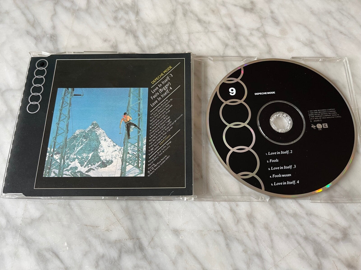 Depeche Mode – Love In Itself (1991)