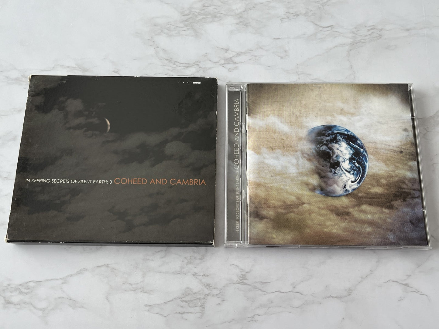 Coheed and Cambria – In Keeping Secrets Of Silent Earth (CD/DVD) (2003)