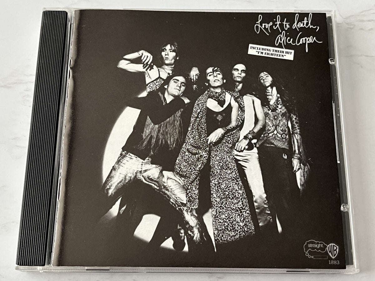 Alice Cooper – Love It To Death