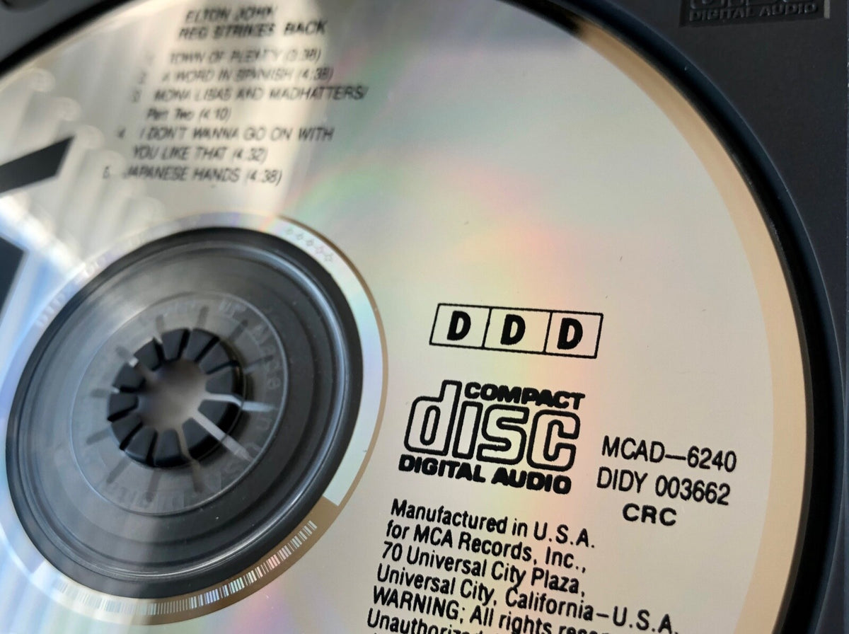 Elton John – Reg Strikes Back [DADC PRESS]