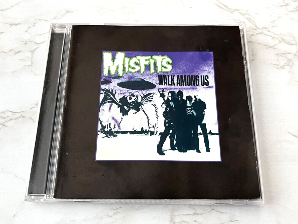 Misfits – Walk Among Us (2000)