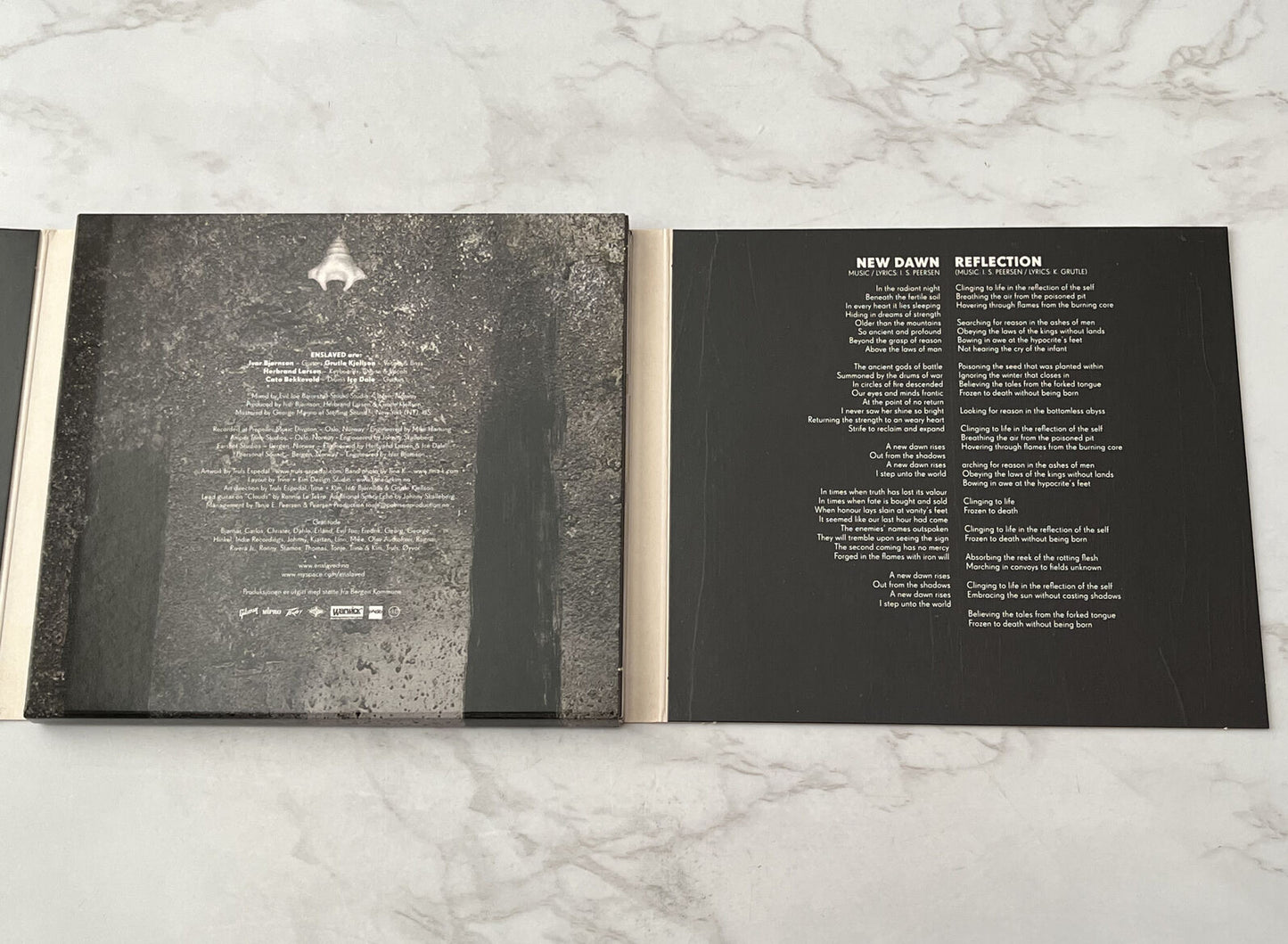 Enslaved – Vertebrae (Digipak) (2008)