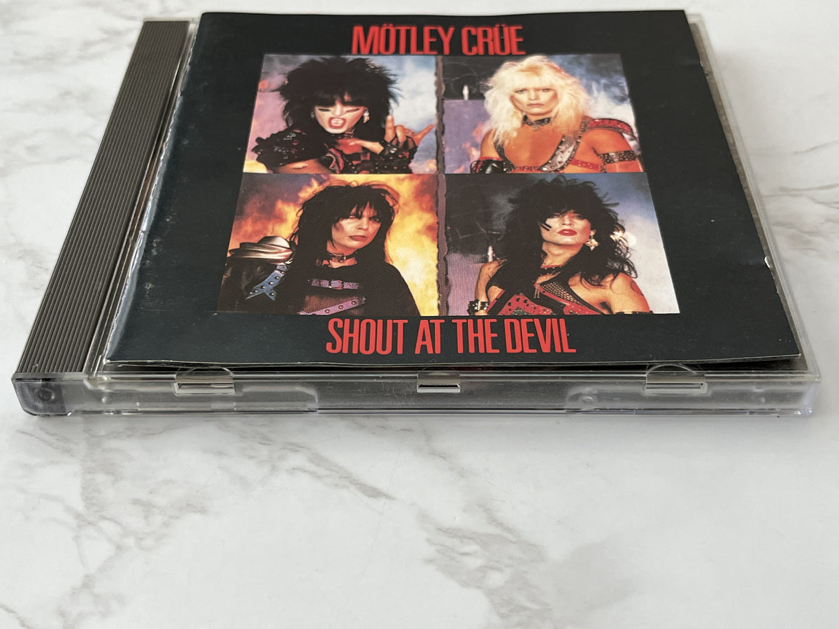Motley Crue – Shout At The Devil [W GERMANY TARGET]