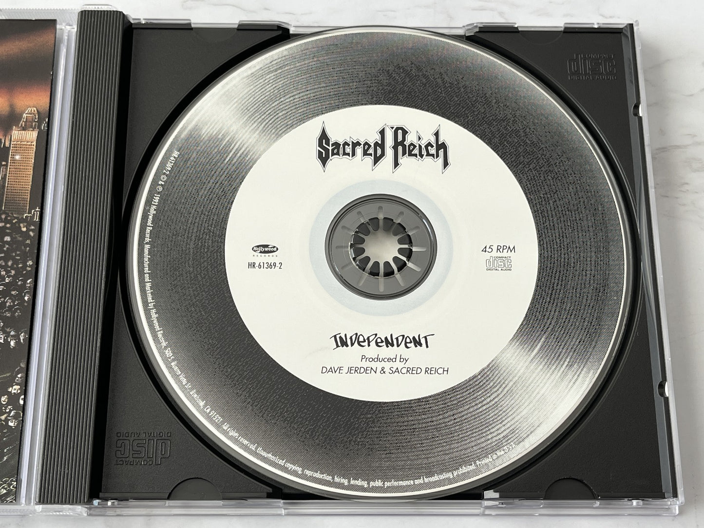 Sacred Reich – Independent