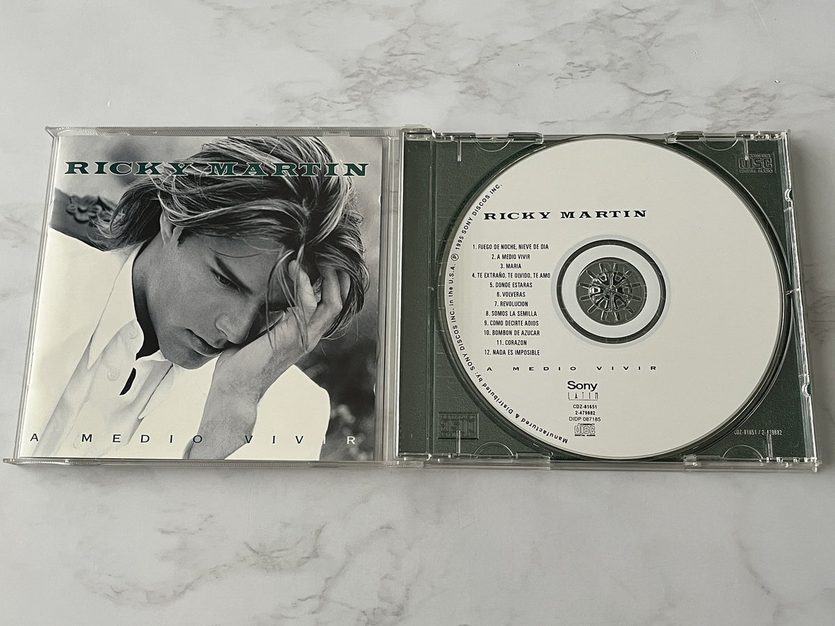 Ricky Martin – A Medio Vivir (1995) [ORIGINAL USA PRESS]