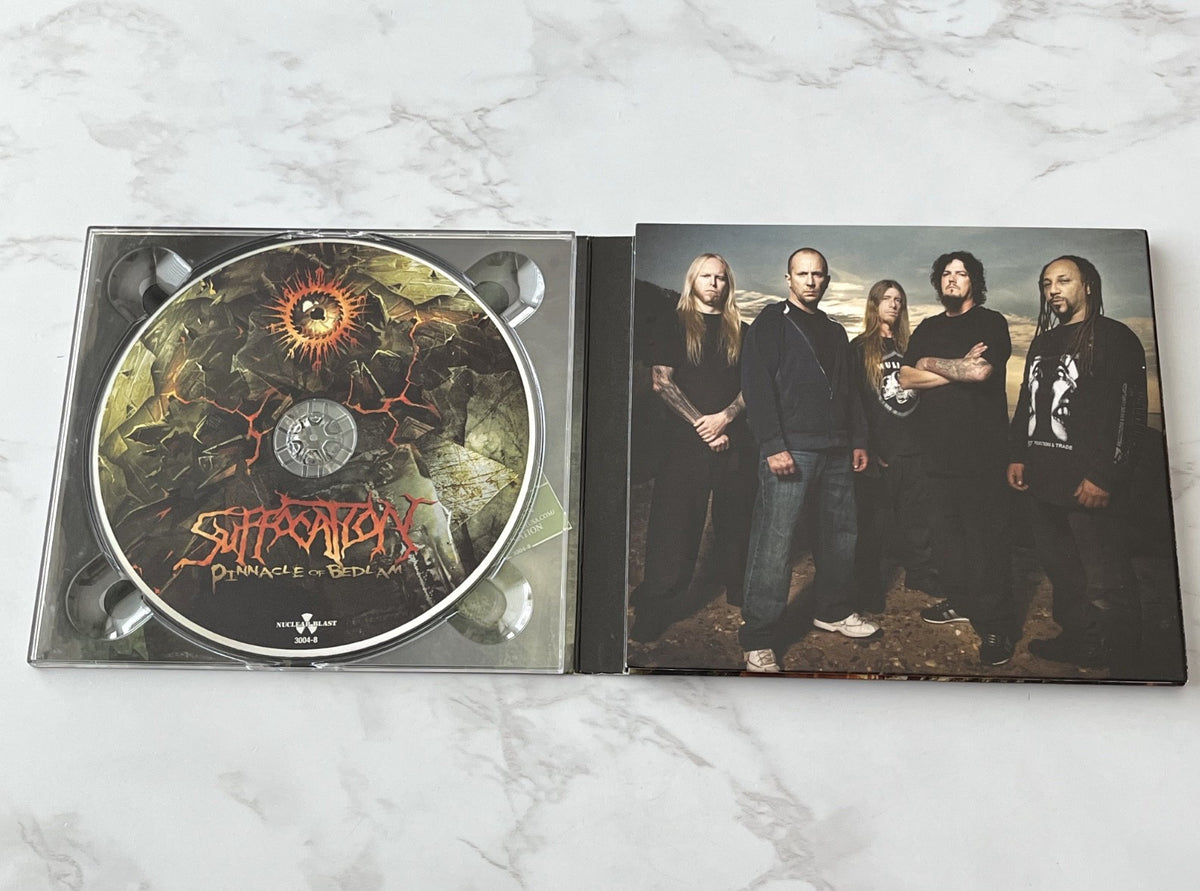 Suffocation – Pinnacle Of Bedlam (Deluxe Edition, Digipak, CD/DVD) (2013)