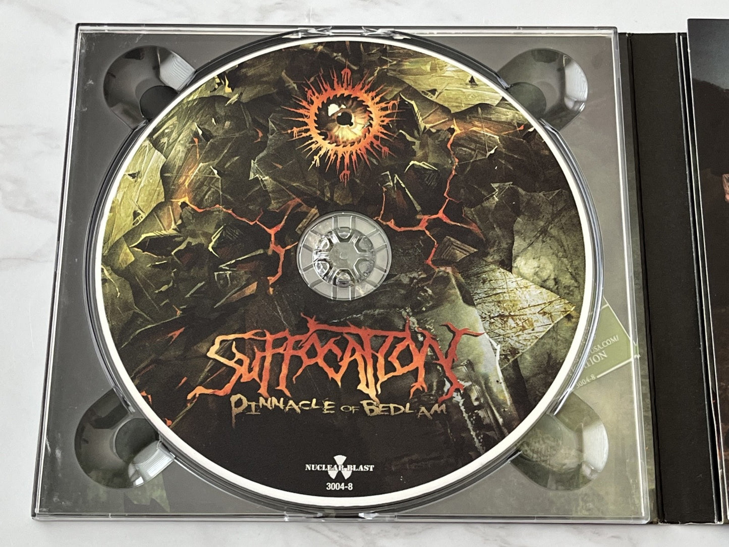 Suffocation – Pinnacle Of Bedlam (Deluxe Edition, Digipak, CD/DVD) (2013)