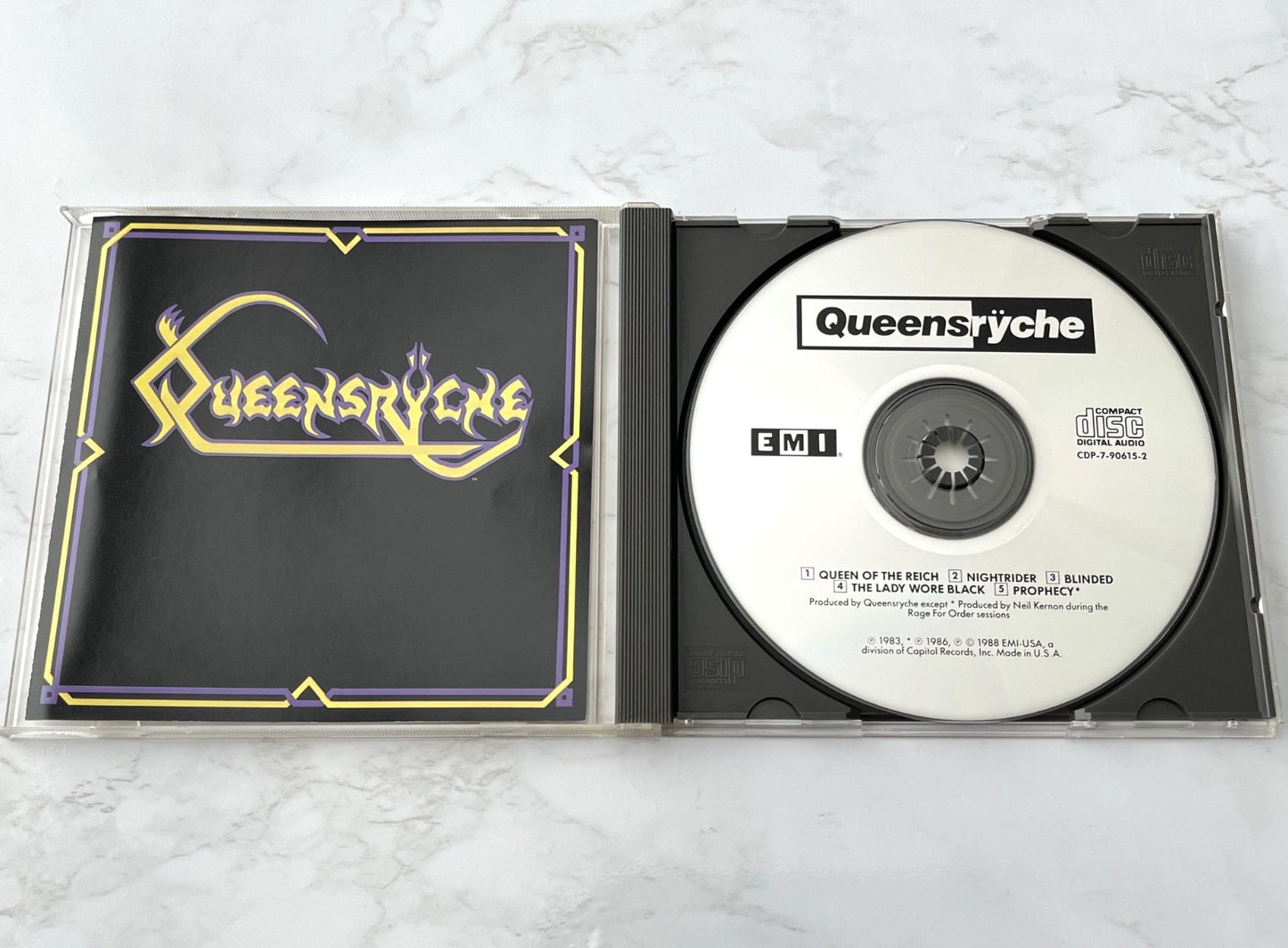 Queensrÿche – Queensryche Queensrÿche