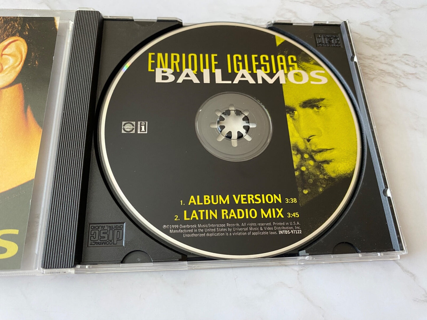 Enrique Iglesias – Bailamos (1999)