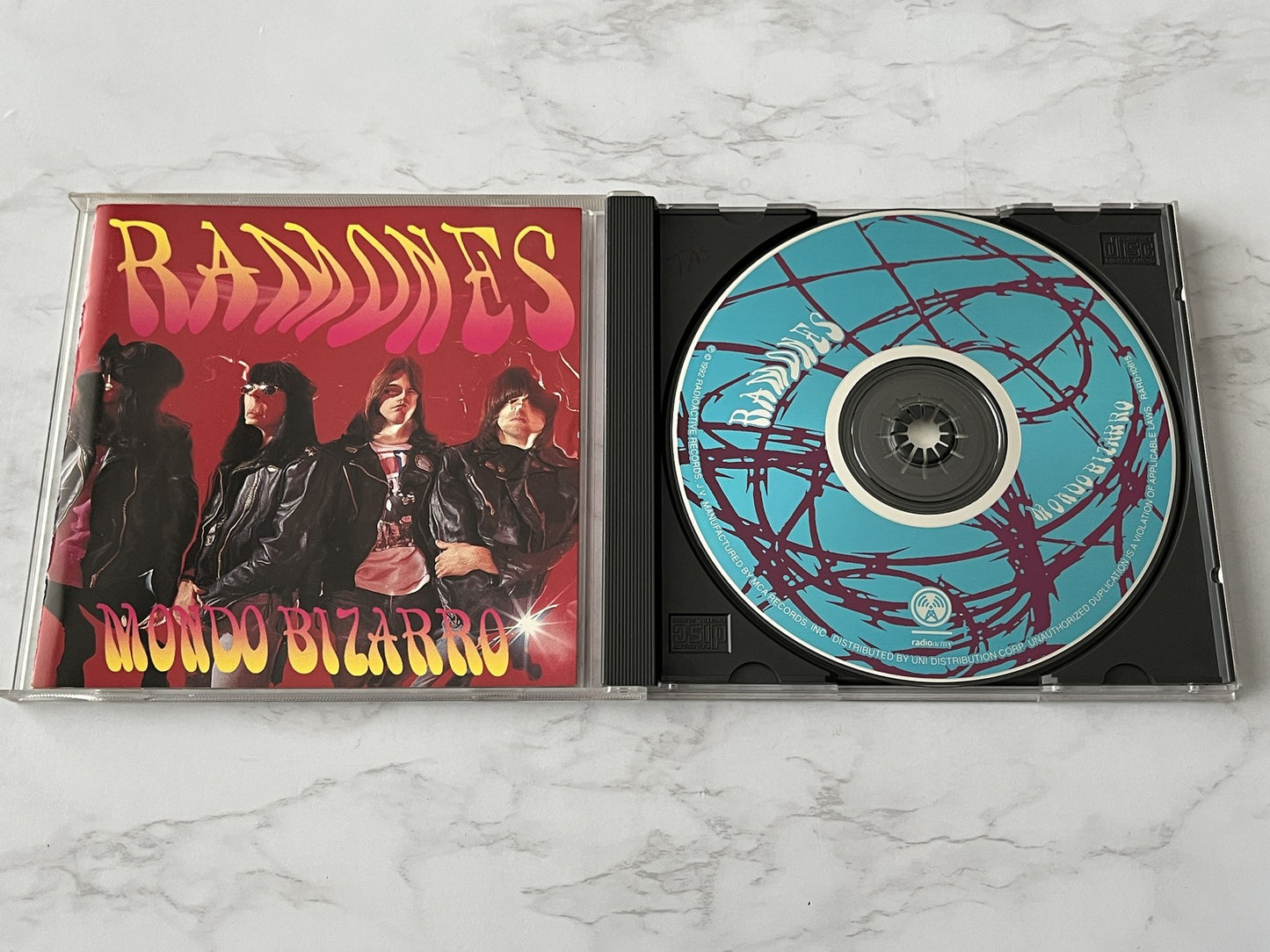 Ramones – Mondo Bizarro (1992) [JVC PRESS]