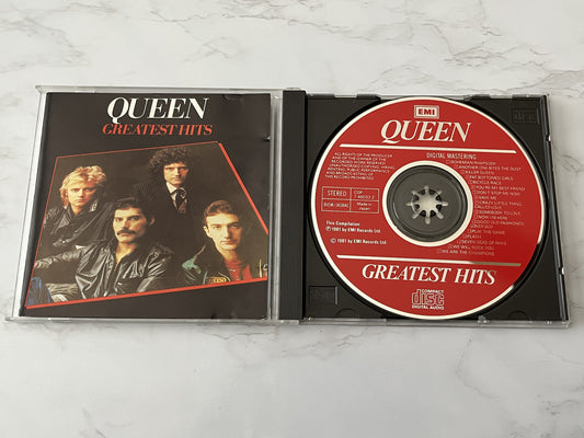 Queen – Greatest Hits (1984) [JAPAN TARGET ERA]