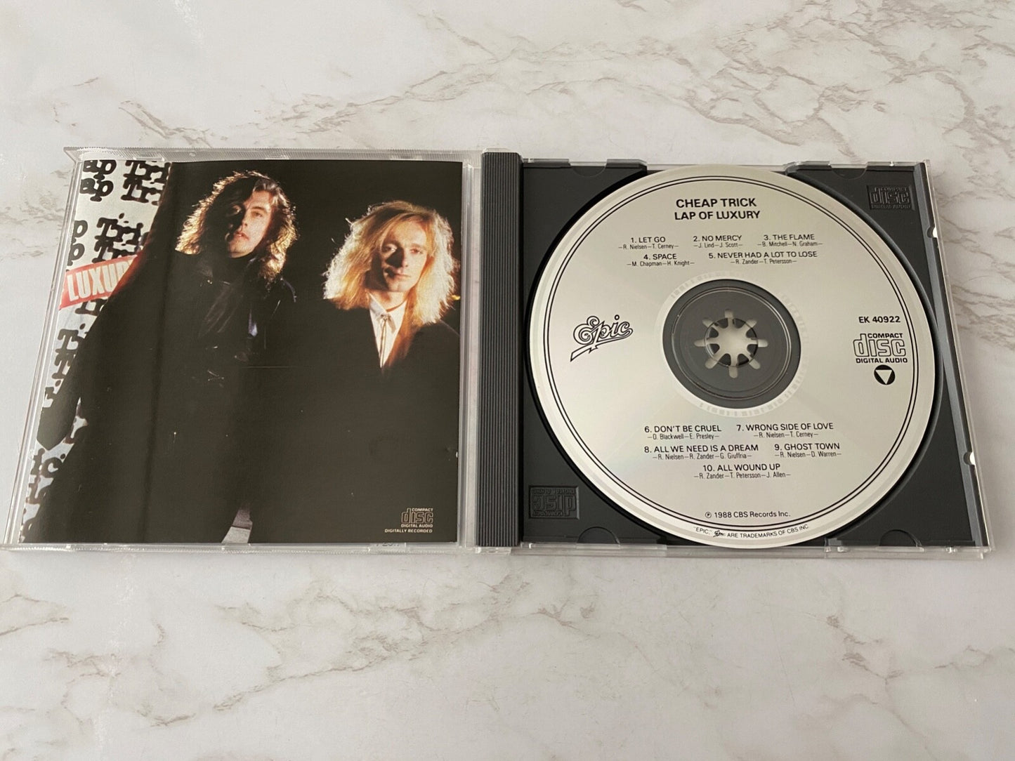 Cheap Trick – Lap Of Luxury
