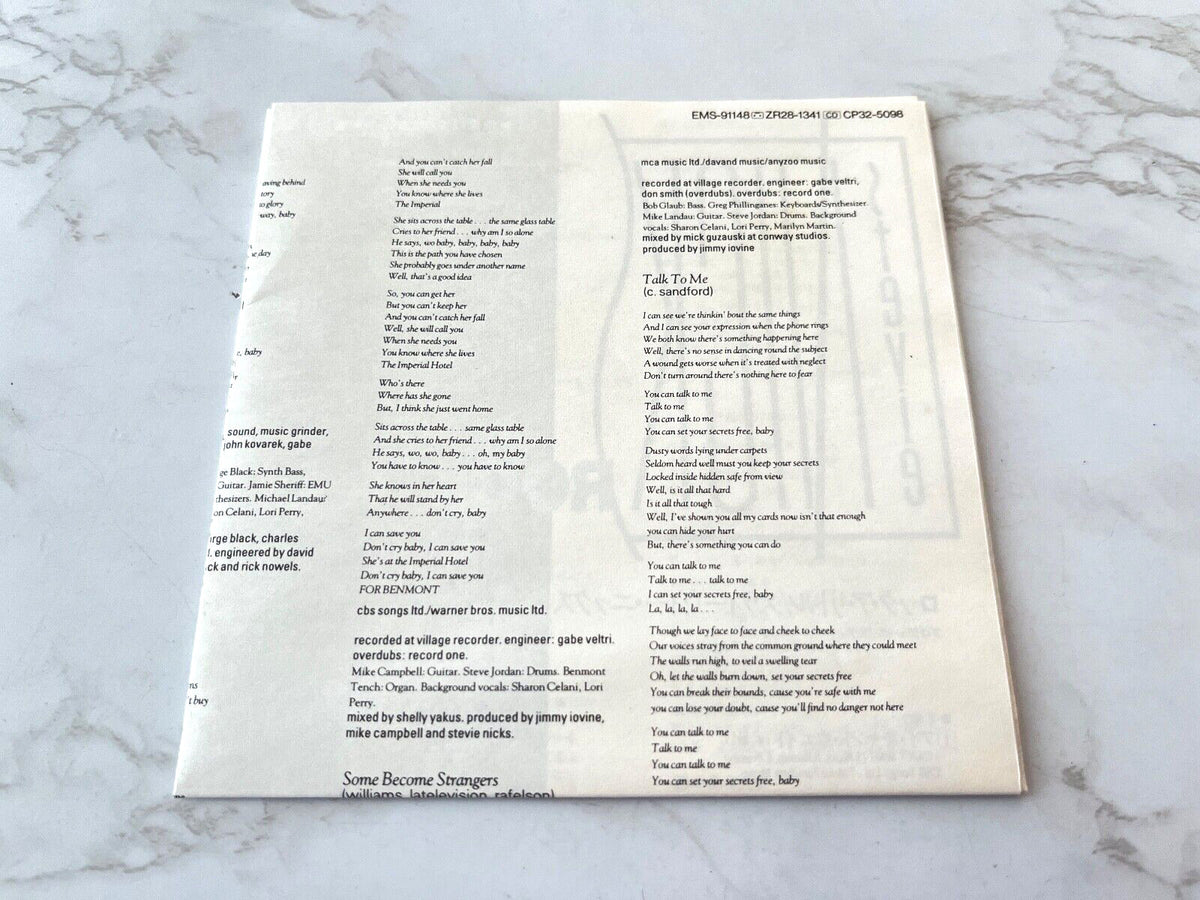 Stevie Nicks – Rock A Little [BLACK FACE]