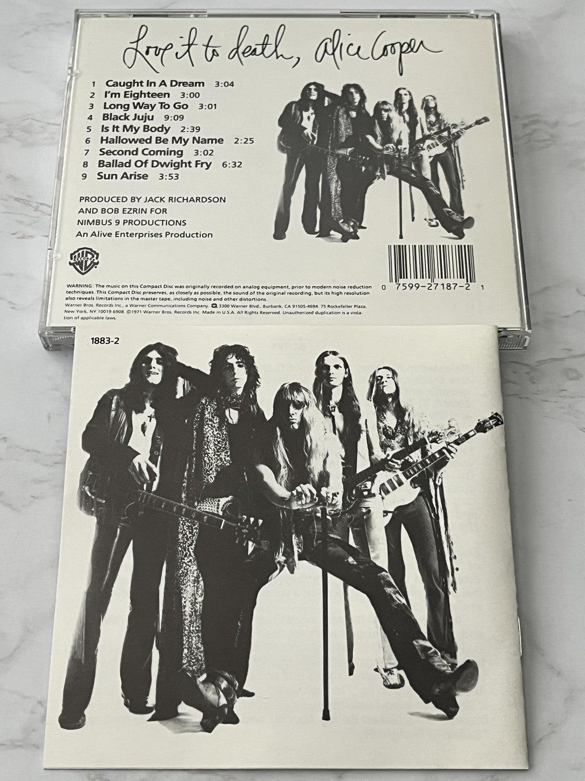 Alice Cooper – Love It To Death
