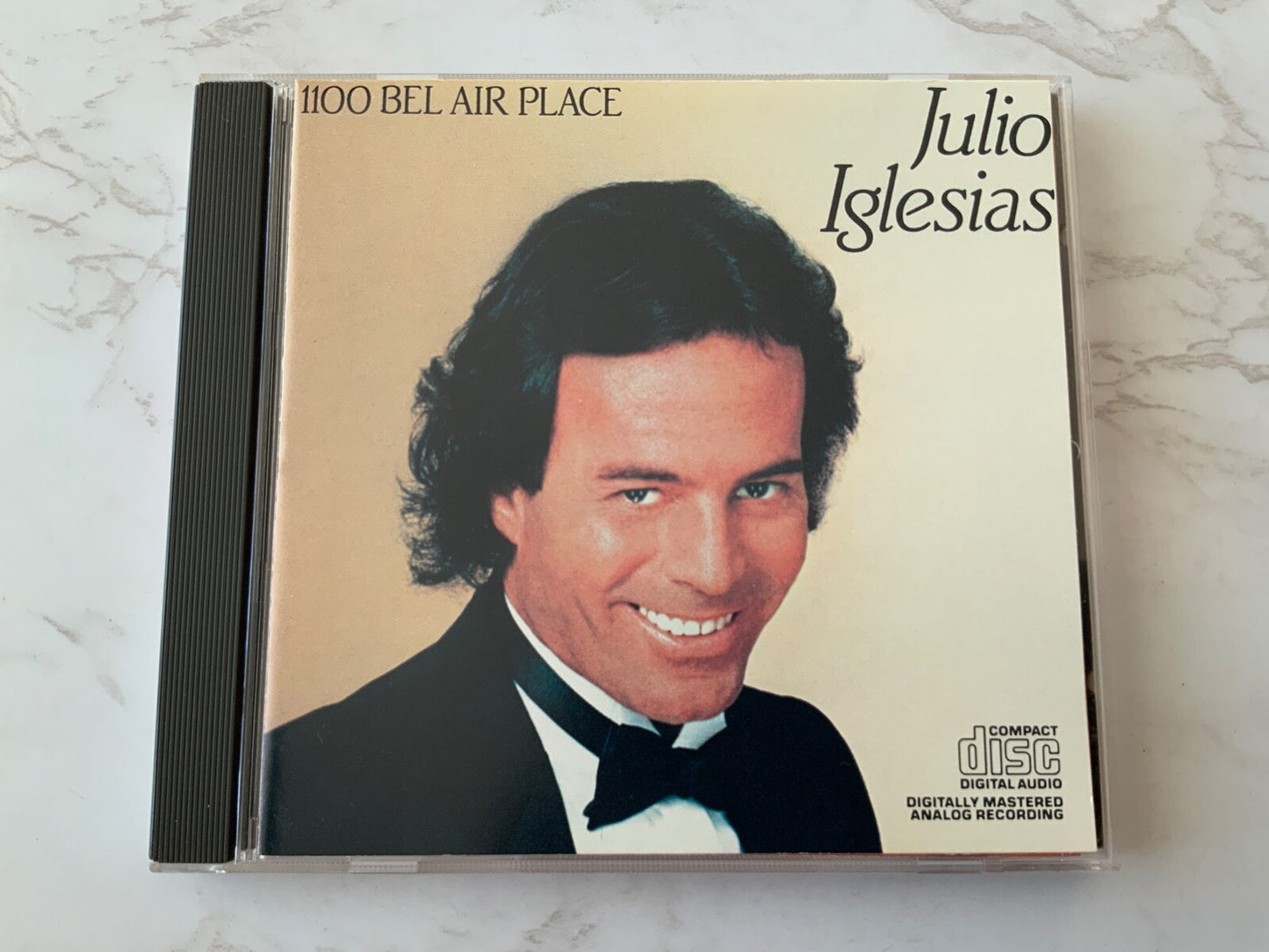 Julio Iglesias – 1100 Bel Air Place (1984) [DADC PRESS]