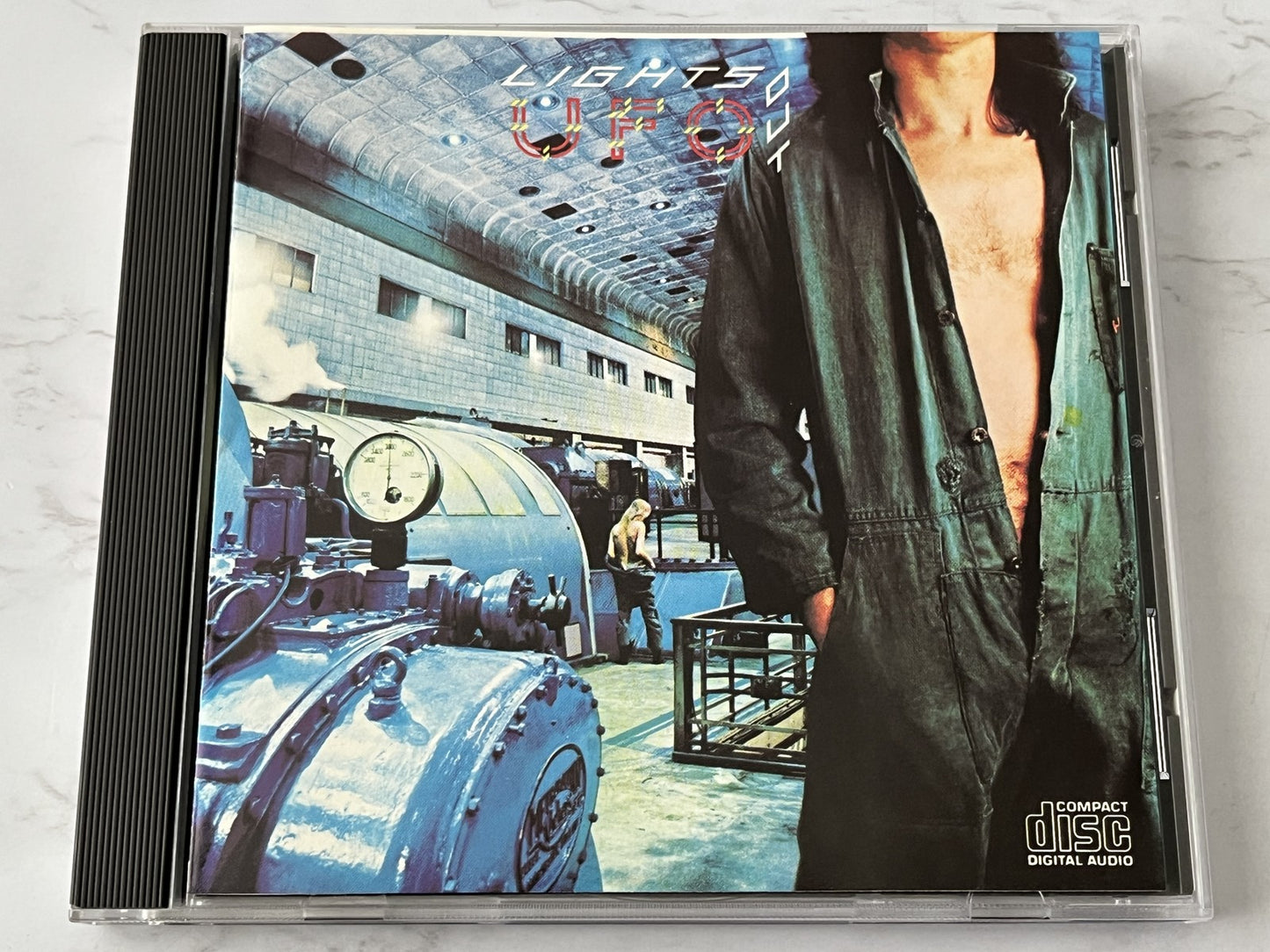 UFO – Lights Out