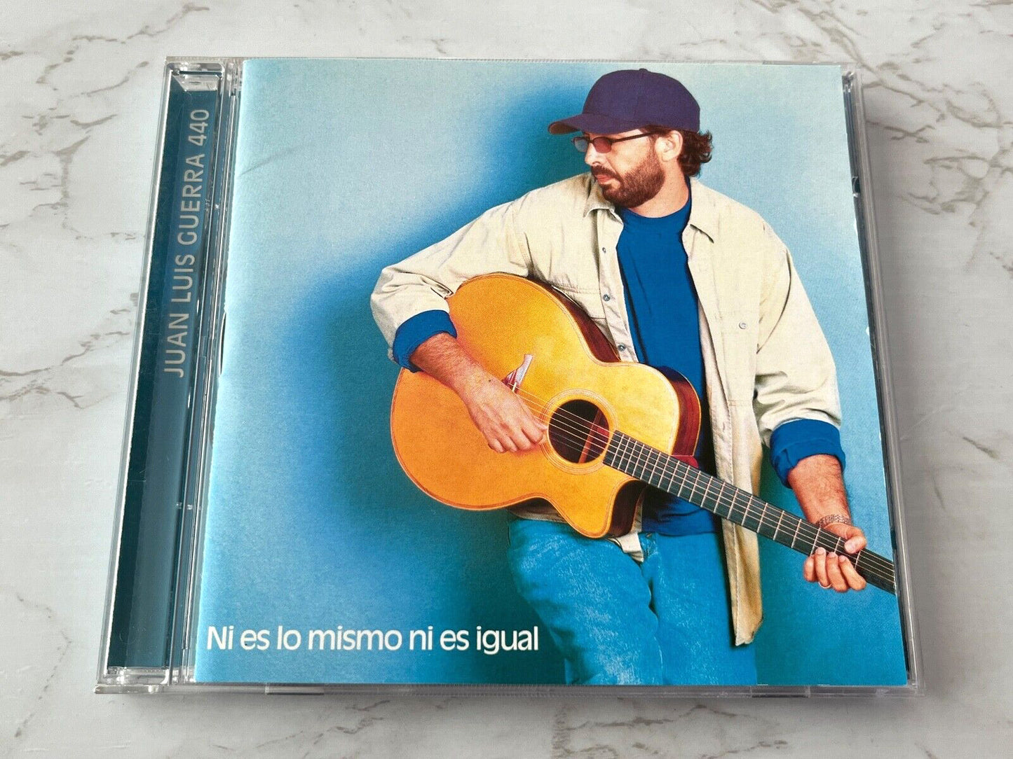 Juan Luis Guerra 440 – Ni Es Lo Mismo Ni Es Igual (1998) [ORIGINAL USA PRESS]