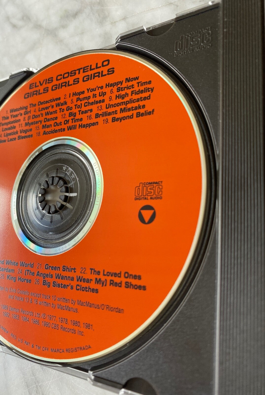 Elvis Costello – Girls Girls Girls