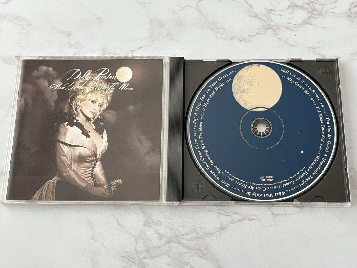 Dolly Parton – Slow Dancing With The Moon